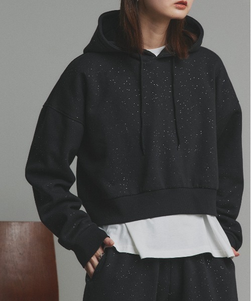 ad thie（アドティエ）の「裏起毛 ショート丈 ラメ フーディーパーカー（パーカー・レディース・ネイビー/ブラック/ブラウン・FREE）」の21枚目の写真