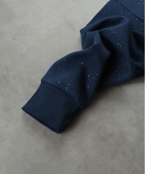 ad thie（アドティエ）の「裏起毛 ショート丈 ラメ フーディーパーカー（パーカー・レディース・ネイビー/ブラック/ブラウン・FREE）」の5枚目の写真