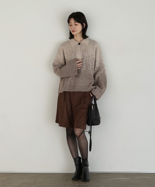 shetila(シェティラ)の「ラメグラデ ポロ襟スキッパーニット(ニット/セーター・レディース・チャコール/ベージュ/ライトグレー・M)」の4枚目の写真