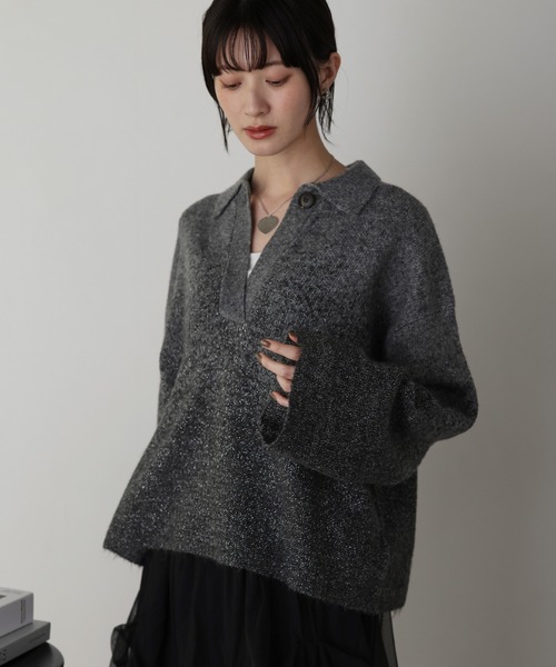 shetila(シェティラ)の「ラメグラデ ポロ襟スキッパーニット(ニット/セーター・レディース・チャコール/ベージュ/ライトグレー・M)」の21枚目の写真