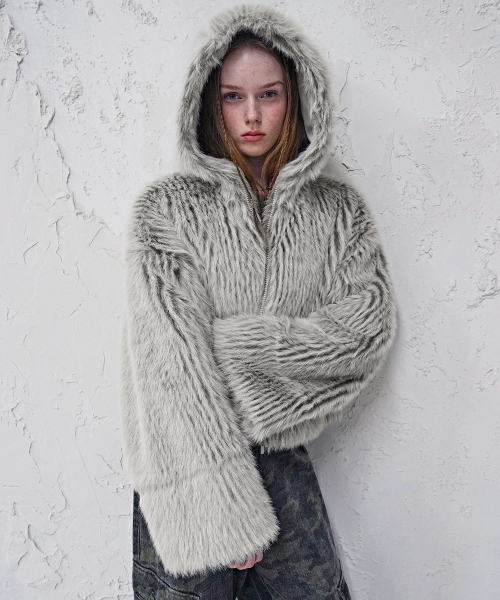 AVANDRESS(アバンドレス )の「Champagne Fur Jacket PINK(ムートンコート・レディース・PINK・FREE)」の2枚目の写真
