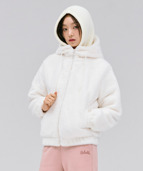 CHASECULT(チェイスカルト)の「女性ファー フードジップアップ-ホワイト(パーカー・レディース・ホワイト・90/85)」の4枚目の写真