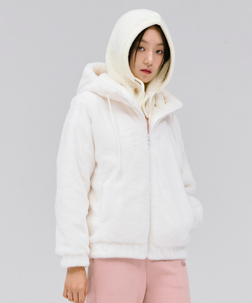 CHASECULT(チェイスカルト)の「女性ファー フードジップアップ-ホワイト(パーカー・レディース・ホワイト・90/85)」の5枚目の写真