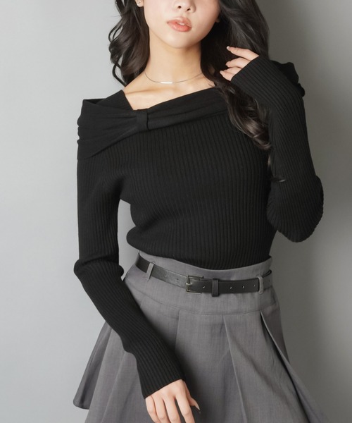 SPINNS（スピンズ）の「ワンホン系デコルテ美人☆上品オフショルリボンニット（ニット/セーター・レディース・ブラック/グレー/ホワイト・ONESIZE）」の7枚目の写真