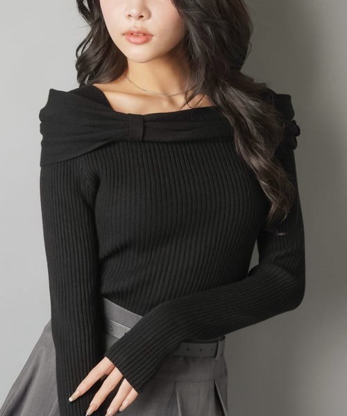 SPINNS（スピンズ）の「ワンホン系デコルテ美人☆上品オフショルリボンニット（ニット/セーター・レディース・ブラック/グレー/ホワイト・ONESIZE）」の8枚目の写真