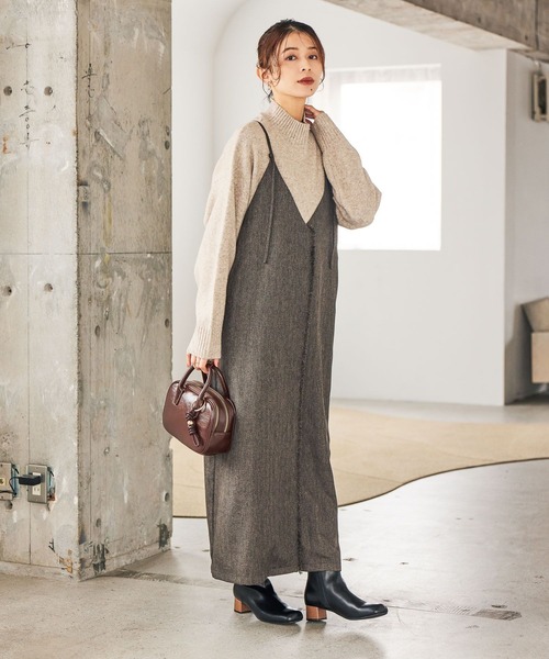 studio CLIP（スタディオクリップ）の「チャーム付き2ROOMボストンバッグ（トートバッグ・レディース・ブラック/ブラウン/グリーン/アイボリー・FREE）」の8枚目の写真