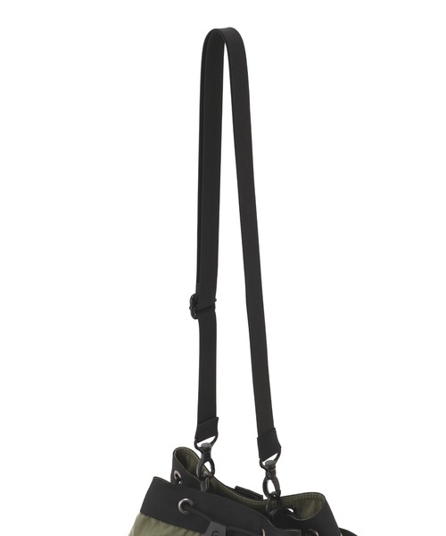 AVIREX（アヴィレックス）の「《直営店限定》RIPSTOP MINI SHOULDER BAG/リップストップ ミニショルダーバッグ（ショルダーバッグ・レディース・カモフラージュ/ブラック/セージグリーン・F）」の11枚目の写真