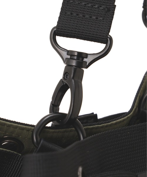 AVIREX（アヴィレックス）の「《直営店限定》RIPSTOP MINI SHOULDER BAG/リップストップ ミニショルダーバッグ（ショルダーバッグ・レディース・カモフラージュ/ブラック/セージグリーン・F）」の19枚目の写真