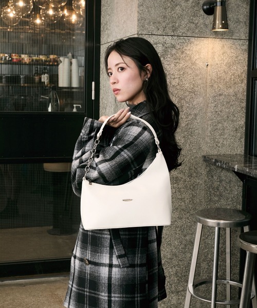 Elishe(エリシェ)の「アシメワンハンドルバッグ(ハンドバッグ・レディース・ブラック/ホワイト/ブラウン・FREE)」の6枚目の写真