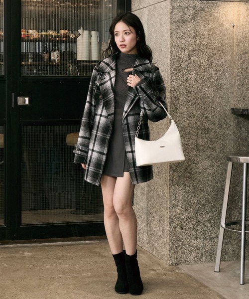 Elishe(エリシェ)の「アシメワンハンドルバッグ(ハンドバッグ・レディース・ブラック/ホワイト/ブラウン・FREE)」の8枚目の写真