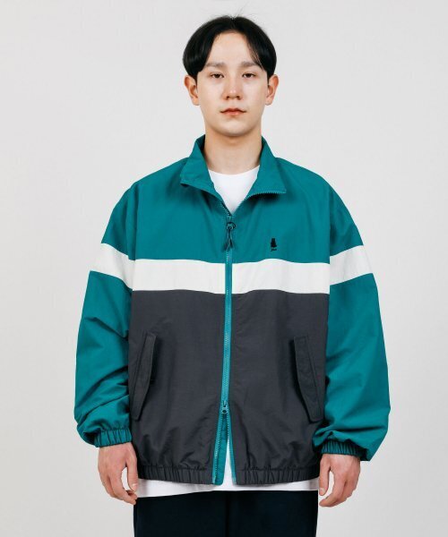 YALE(イェール)の「ナイロン トラック ブルゾン グリーン(ブルゾン・レディース・その他・MEDIUM/LARGE/SMALL)」の2枚目の写真