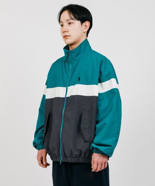 YALE(イェール)の「ナイロン トラック ブルゾン グリーン(ブルゾン・レディース・その他・MEDIUM/LARGE/SMALL)」の3枚目の写真