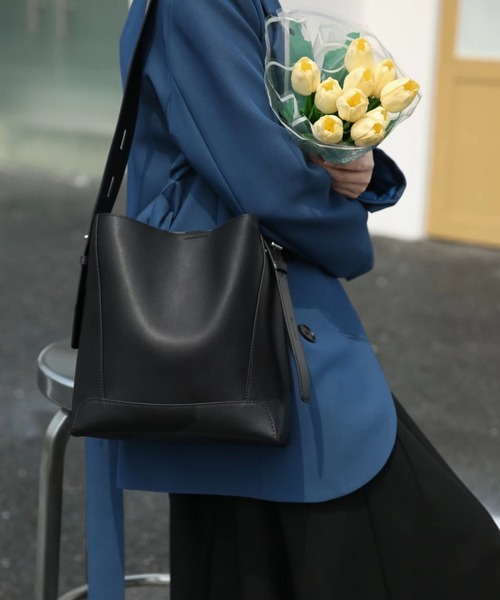 yuue' ( wear )(ユーイ)の「フェイクレザースクエアショルダーバッグ(ショルダーバッグ・レディース・ブラック/ブラウン/キャメル・FREE)」の12枚目の写真