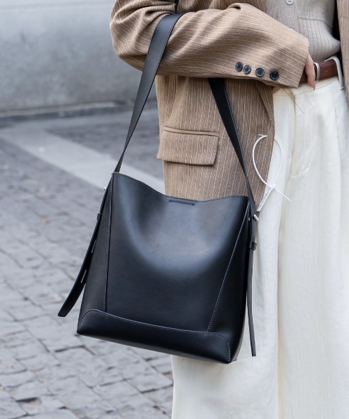 セール】フェイクレザースクエアショルダーバッグ（ショルダーバッグ