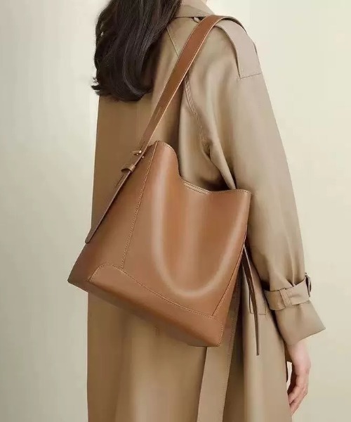 yuue' ( wear )(ユーイ)の「フェイクレザースクエアショルダーバッグ(ショルダーバッグ・レディース・ブラック/ブラウン/キャメル・FREE)」の22枚目の写真