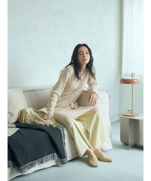 Ungrid（アングリッド）の「スクエアトゥヒールサンダル（サンダル・レディース・ブラック/イエロー・L/M/S）」の4枚目の写真