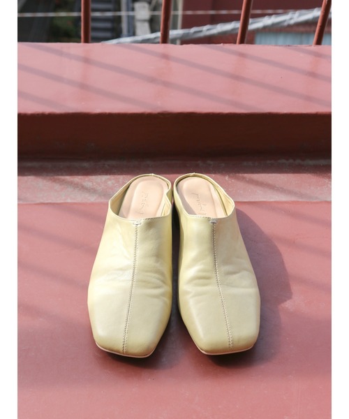 Ungrid（アングリッド）の「スクエアトゥヒールサンダル（サンダル・レディース・ブラック/イエロー・L/M/S）」の21枚目の写真