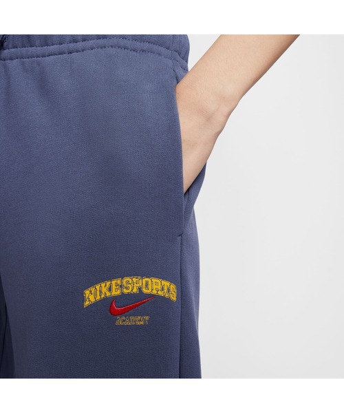 NIKE(ナイキ)の「NIKE ナイキ ナイキ ウィメンズ NSW クラブ フリース パンツ ワイド GC(スウェットパンツ・レディース・ネイビー・S/M/L)」の4枚目の写真