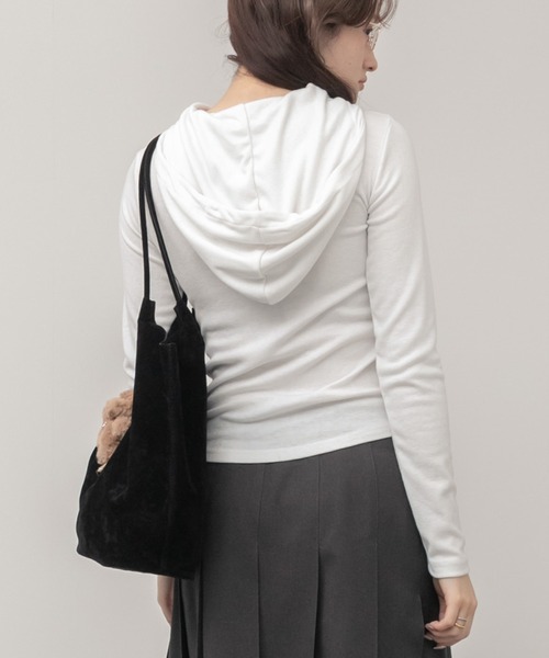 HEILIS(ヘイリス)の「スエードバケットトートバッグ / バケツ型 フェイクスウェード 春服 秋服 冬服 夏服 合成皮革 トート A5 ブラウン ブラック 鞄 通勤 通学 韓国 カジュアル ノームコア シンプル 無地 肩掛け(トートバッグ・レディース・ブラック/ブラウン・FREE)」の16枚目の写真