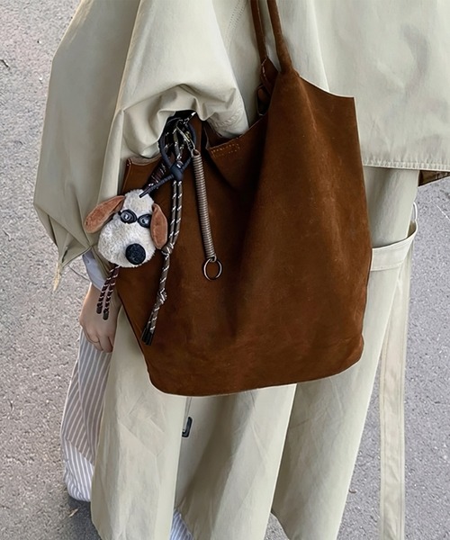 HEILIS(ヘイリス)の「スエードバケットトートバッグ / バケツ型 フェイクスウェード 春服 秋服 冬服 夏服 合成皮革 トート A5 ブラウン ブラック 鞄 通勤 通学 韓国 カジュアル ノームコア シンプル 無地 肩掛け(トートバッグ・レディース・ブラック/ブラウン・FREE)」の20枚目の写真