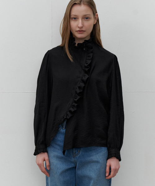 SO IR(ソイール)の「RUFFLE COLLAR BLOUSE - BLACK(シャツ/ブラウス・レディース・その他・FREE)」の1枚目の写真
