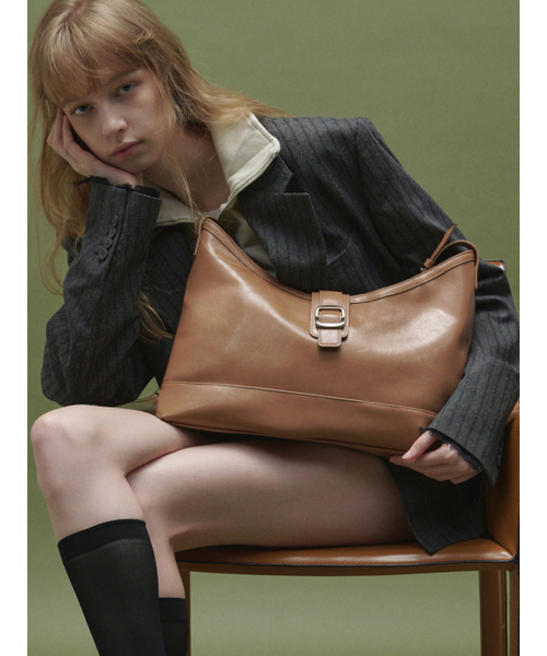 SEMICODE(セミコード)の「veil bag - crinkle dark beige(メッセンジャーバッグ・レディース・その他・FREE)」の2枚目の写真