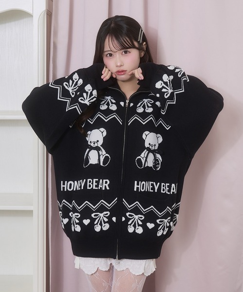 Honey Cinnamon(ハニーシナモン)の「くまチェリージャガードジップブルゾン(ブルゾン・レディース・ホワイト/ブラック・FREE)」の2枚目の写真