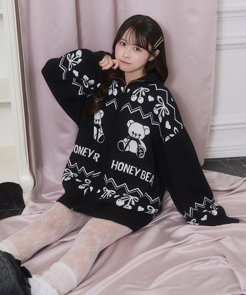 Honey Cinnamon(ハニーシナモン)の「くまチェリージャガードジップブルゾン(ブルゾン・レディース・ホワイト/ブラック・FREE)」の14枚目の写真