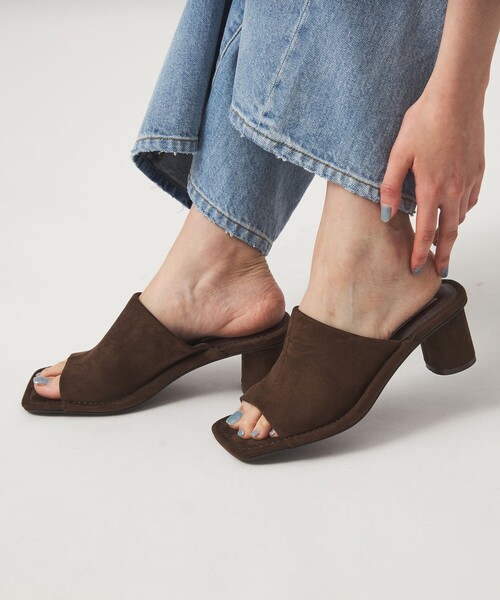 EMMEL REFINES(エメルリファインズ)の「<EMMEL REFINES>EM スクエアトゥ フィット ミュール(サンダル・レディース・クリーム/ダークブラウン/ブラック・L/M/S)」の6枚目の写真