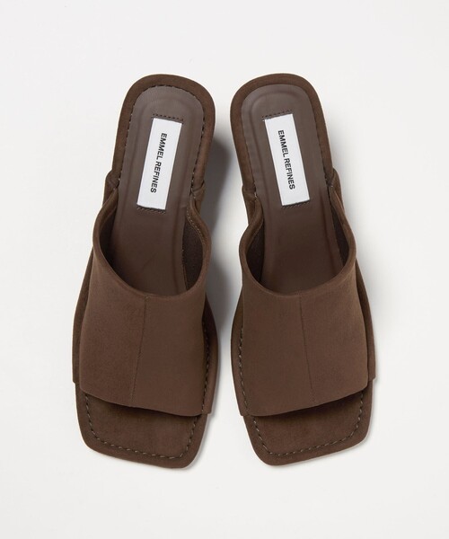 EMMEL REFINES(エメルリファインズ)の「<EMMEL REFINES>EM スクエアトゥ フィット ミュール(サンダル・レディース・クリーム/ダークブラウン/ブラック・L/M/S)」の8枚目の写真