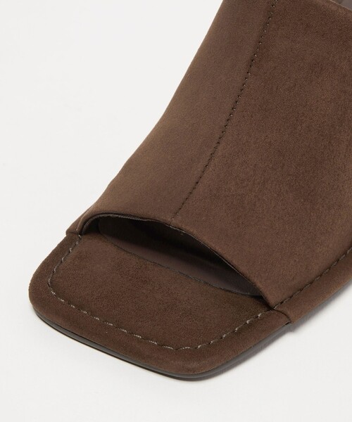 EMMEL REFINES(エメルリファインズ)の「<EMMEL REFINES>EM スクエアトゥ フィット ミュール(サンダル・レディース・クリーム/ダークブラウン/ブラック・L/M/S)」の13枚目の写真