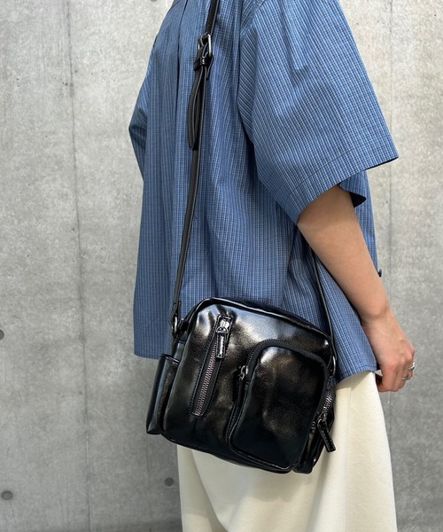 PBLIM(ページボーイリム)の「《UNISEX/8個ポケットで収納可能》8ポケミニショルダー / パスポート/350mlペットボトル(ショルダーバッグ・レディース・ブラウン/グレー/ブラック/イエロー/レッド・FREE)」の19枚目の写真