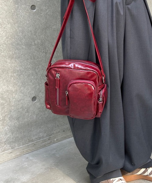 PBLIM(ページボーイリム)の「《UNISEX/8個ポケットで収納可能》8ポケミニショルダー / パスポート/350mlペットボトル(ショルダーバッグ・レディース・ブラウン/グレー/ブラック/イエロー/レッド・FREE)」の21枚目の写真