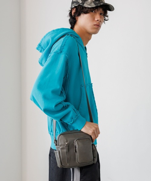PBLIM(ページボーイリム)の「《UNISEX/8個ポケットで収納可能》8ポケミニショルダー / パスポート/350mlペットボトル(ショルダーバッグ・レディース・ブラウン/グレー/ブラック/イエロー/レッド・FREE)」の7枚目の写真