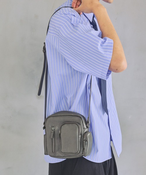 PBLIM(ページボーイリム)の「《UNISEX/8個ポケットで収納可能》8ポケミニショルダー / パスポート/350mlペットボトル(ショルダーバッグ・レディース・ブラウン/グレー/ブラック/イエロー/レッド・FREE)」の15枚目の写真