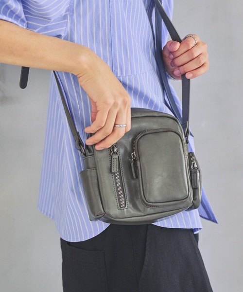 PBLIM(ページボーイリム)の「《UNISEX/8個ポケットで収納可能》8ポケミニショルダー / パスポート/350mlペットボトル(ショルダーバッグ・レディース・ブラウン/グレー/ブラック/イエロー/レッド・FREE)」の12枚目の写真