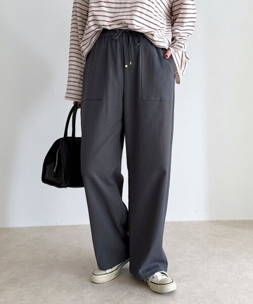 fredy emue(フレディエミュ)の「【接触冷感×UVカット/マルチ機能】ドライオックスセミワイドイージーパンツ(その他パンツ・レディース・チャコールグレー/オフホワイト/ブラック/カーキ・34/36/38)」の3枚目の写真