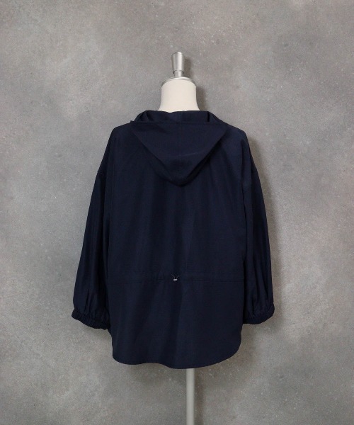 STUDIO PICONE(スタジオピッコーネ)の「フロントフリルブルゾン(ブルゾン・レディース・ライトグリーン/ピンク/ホワイト/ネイビー・M/LL/L)」の8枚目の写真