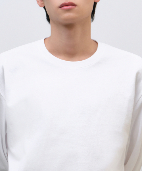 MUSINSA STANDARD（ムシンサスタンダード）の「リラックスドOEクルーネック長袖Tシャツ[ホワイト]（Tシャツ/カットソー・メンズ・その他・SMALL/MEDIUM/LARGE/X-LARGE/2XL/3XL）」の5枚目の写真