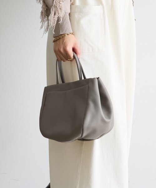 Jena espace merveilleux（ジェナ　エスパスメルヴェイユ）の「ベルトショルダー本革バッグ（トートバッグ・レディース・グレー/アイボリー・FREE）」の7枚目の写真