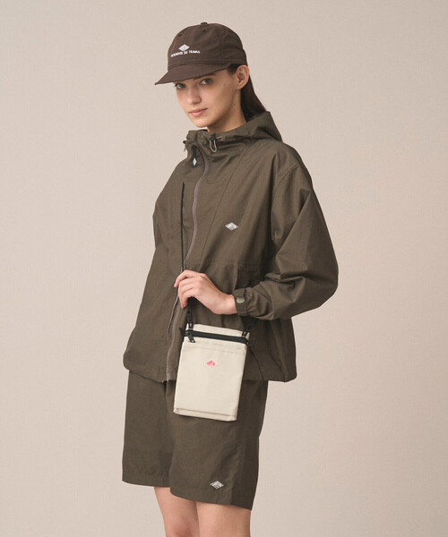 DANTON（ダントン）の「Canvas Shoulder Pouch〈SAINT-DOMINIQUE〉（ショルダーバッグ・メンズ・ベージュ/イエロー/ブラック/アイボリー/サックスブルー/グレー・-）」の2枚目の写真