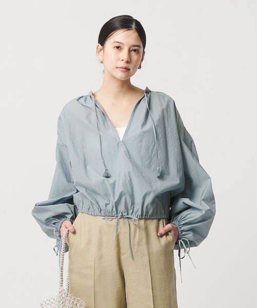BEAUTY&YOUTH UNITED ARROWS(ビューティーアンドユースユナイテッドアローズ)の「コットンナイロン ボリューム スキッパー ブラウス(シャツ/ブラウス・レディース・オフホワイト/ライトブルー/ダークグレー・FREE)」の1枚目の写真