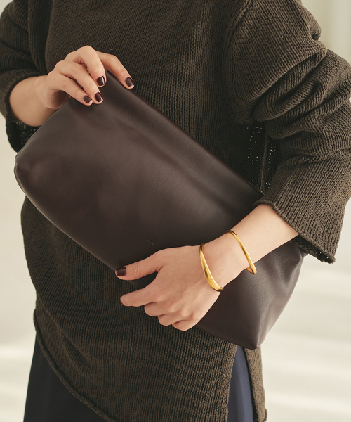 plage(プラージュ)の「&MyuQ / アンドミューク 別注 CLUTCH バッグ(クラッチバッグ・レディース・ブラウン系その他/ホワイト・FREE)」の2枚目の写真