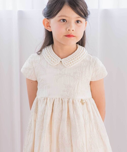 Tartine et Chocolat（タルティーヌエショコラ）の「【日本製】ゴールドラメジャガード シャインフラワーワンピース(100~130cm)（ワンピース・キッズ・ベージュ系その他・120cm/130cm）」の3枚目の写真
