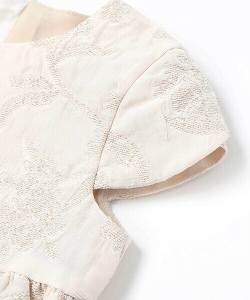 Tartine et Chocolat（タルティーヌエショコラ）の「【日本製】ゴールドラメジャガード シャインフラワーワンピース(100~130cm)（ワンピース・キッズ・ベージュ系その他・120cm/130cm）」の7枚目の写真