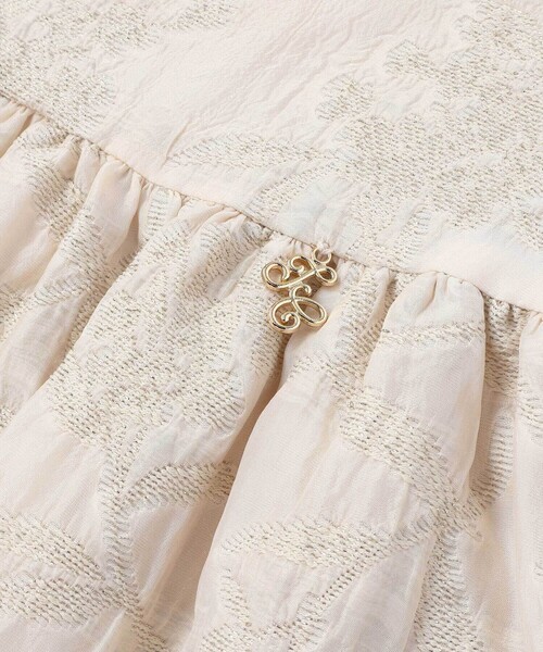 Tartine et Chocolat（タルティーヌエショコラ）の「【日本製】ゴールドラメジャガード シャインフラワーワンピース(100~130cm)（ワンピース・キッズ・ベージュ系その他・120cm/130cm）」の9枚目の写真