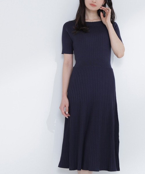 NATURAL BEAUTY BASIC（ナチュラルビューティーベーシック）の「◇アイレットフレアニットワンピース（ワンピース・レディース・ラベンダー/ピンク/ネイビー・FREE）」の2枚目の写真