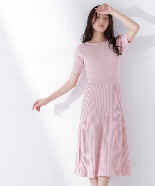 NATURAL BEAUTY BASIC（ナチュラルビューティーベーシック）の「◇アイレットフレアニットワンピース（ワンピース・レディース・ラベンダー/ピンク/ネイビー・FREE）」の3枚目の写真