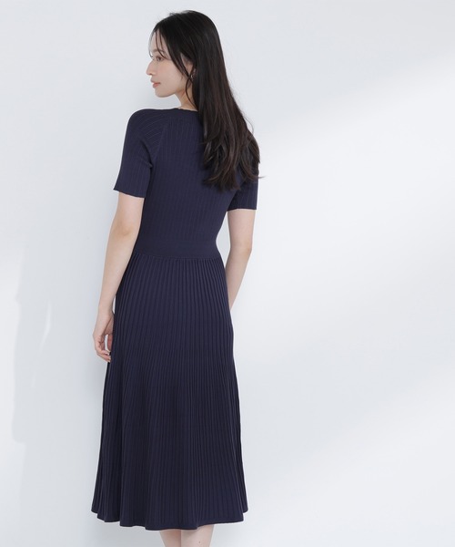 NATURAL BEAUTY BASIC（ナチュラルビューティーベーシック）の「◇アイレットフレアニットワンピース（ワンピース・レディース・ラベンダー/ピンク/ネイビー・FREE）」の8枚目の写真