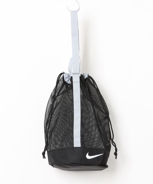 NIKE(ナイキ)の「《NIKEアパレル》SS26メッシュショルダープールバッグ(ショルダーバッグ・キッズ・グレー/ブラック/レッド/ミント・フリー)」の2枚目の写真